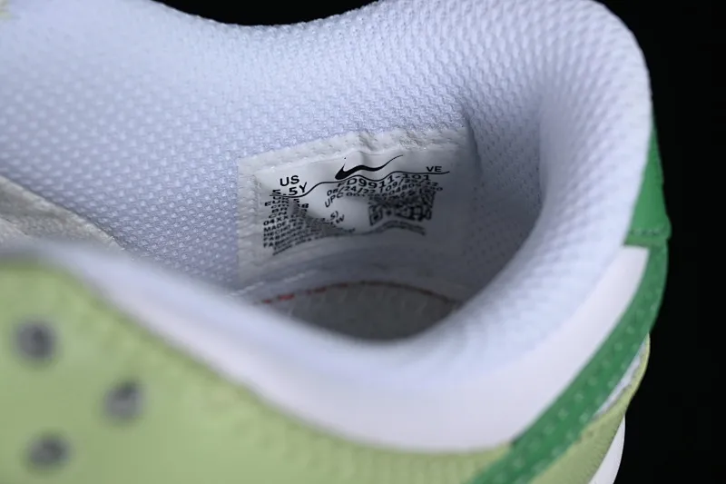 All categories Nk SB Dunk series Nk SB Dunk Low low-top sneakers Nk SB Dunk Low white green SB low-top sports and leisure sneakers FD9911-101